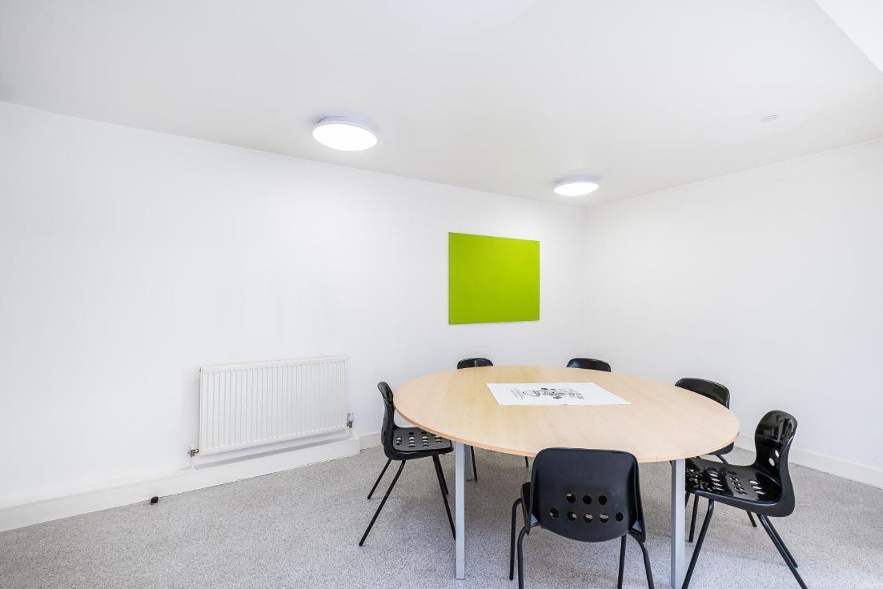 Apartahotel En Rooms, Gillingham - Sk *