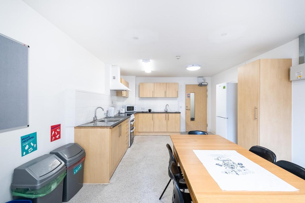 Apartahotel En Rooms, Gillingham - Sk *